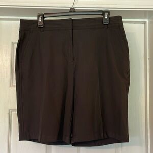Tommy Armour - dark brown Bermuda style golf shorts - deep pockets - size 10